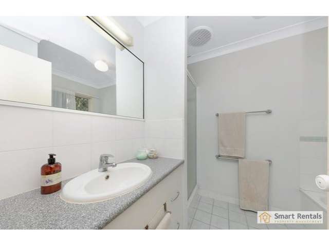Spacious Townhouse - Central Location!